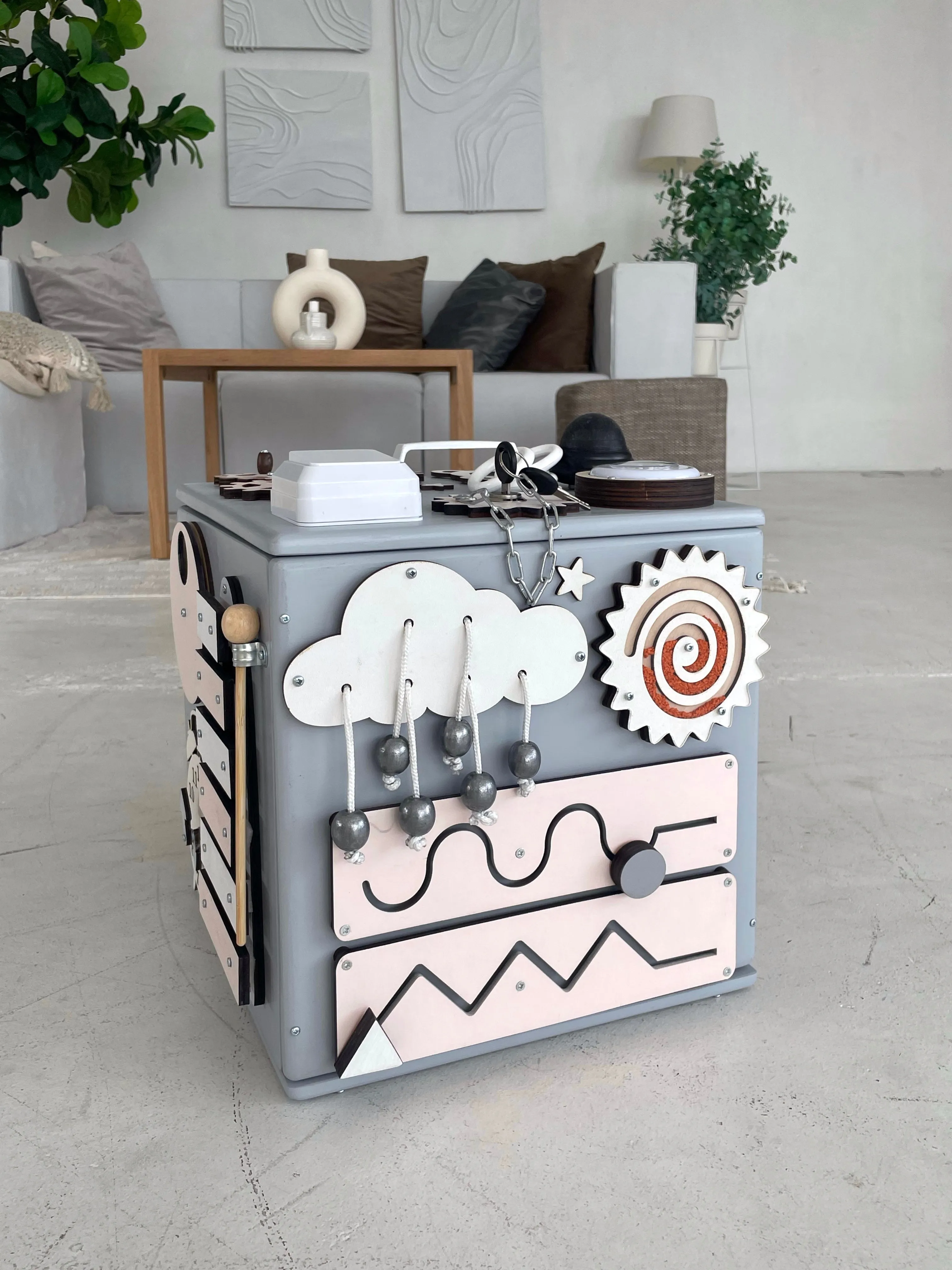 Busy Cube & Storage For Toys pastel pink